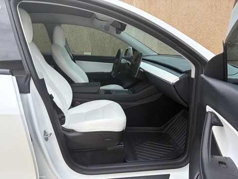 Used 2022 Tesla Model Y Performance AWD/4WD image 34