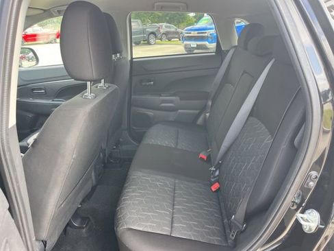 Used 2025 Mitsubishi Outlander Sport LE AWD/4WD image 25