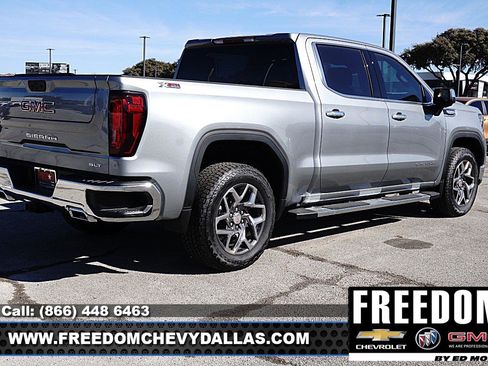 New 2026 GMC Sierra 1500 SLT image 3