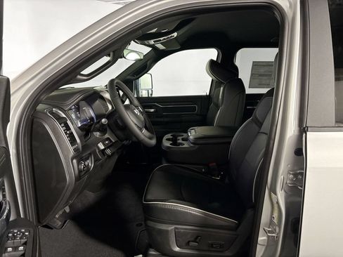 New 2026 RAM 2500 Laramie AWD/4WD image 11