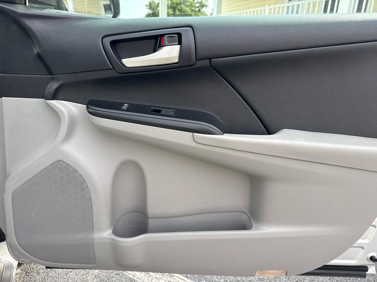 Used 2013 Toyota Camry LE FWD image 14