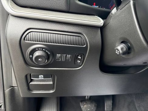 Used 2024 Jeep Wagoneer Series II AWD/4WD image 19