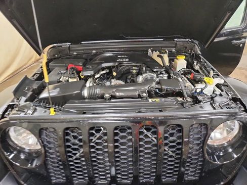 Used 2020 Jeep Gladiator Sport w/ Quick Order Package 24S AWD/4WD image 11