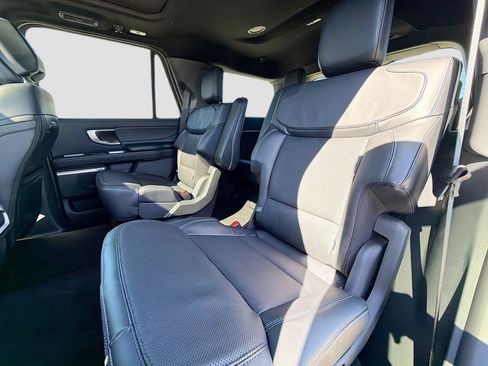 New 2026 Ford Expedition Platinum image 29