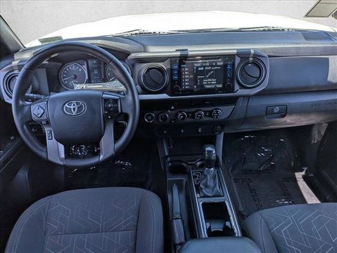 Used 2017 Toyota Tacoma TRD Off-Road w/ Tow Package (A/T) AWD/4WD image 22