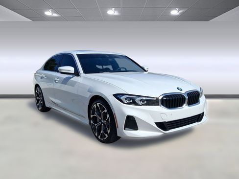 Used 2025 BMW 330i Sedan w/ M Sport Package image 7