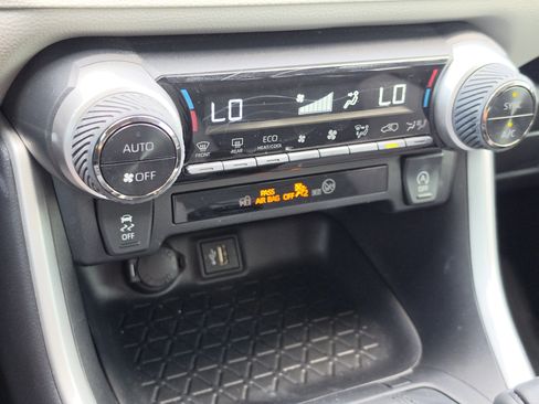 Certified 2024 Toyota RAV4 XLE FWD image 22