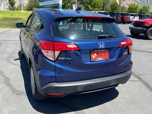 Used 2017 Honda HR-V LX image 10