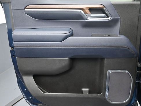 Used 2023 Chevrolet Silverado 1500 High Country w/ Technology Package image 22