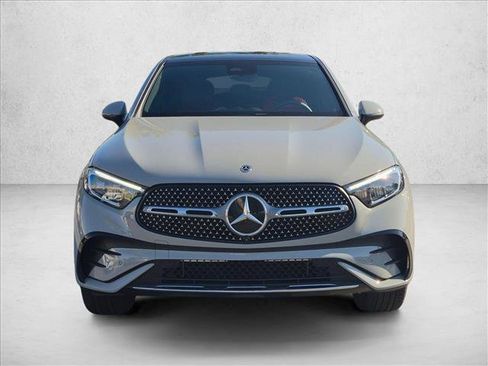 Used 2025 Mercedes-Benz GLC 300 4MATIC image 2