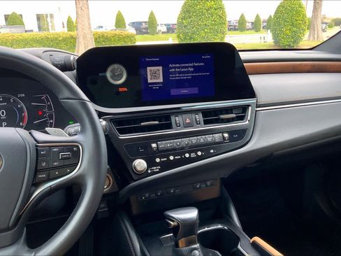 Used 2024 Lexus ES 350 w/ Premium Package FWD image 11