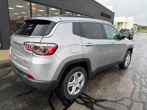 Used 2023 Jeep Compass Latitude w/ Convenience Group AWD/4WD image 7