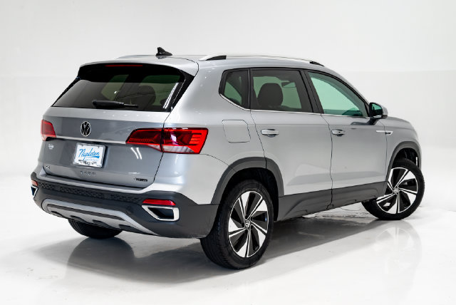 Used 2023 Volkswagen Taos SE w/ Panoramic Sunroof Package AWD/4WD image 36