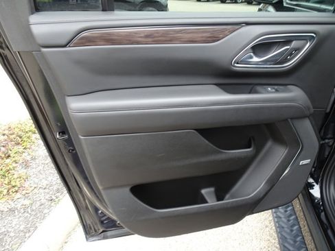 Used 2023 Chevrolet Suburban Z71 w/ Max Trailering Package image 17