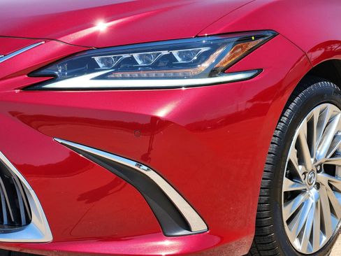 Used 2021 Lexus ES 350 Ultra Luxury w/ Accessory Package 2 FWD image 10