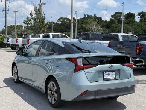 Used 2019 Toyota Prius Limited FWD image 2