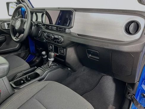 Used 2024 Jeep Gladiator Sport image 27