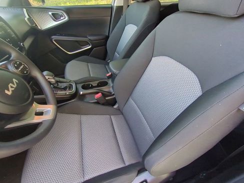 Used 2023 Kia Soul LX FWD image 27