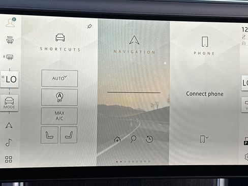 New 2025 Land Rover Range Rover SE image 18