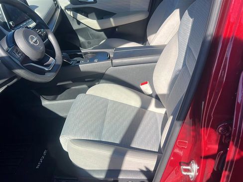 Used 2023 Nissan Rogue SV image 13