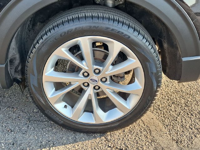 Used 2023 Ford Explorer Platinum w/ Technology Package AWD/4WD image 11