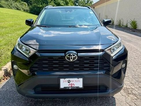 Used 2021 Toyota RAV4 XLE AWD/4WD image 3