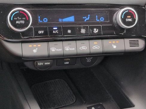 Certified 2024 Hyundai Elantra Limited FWD image 23