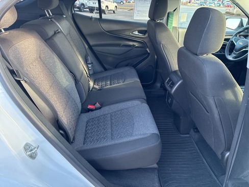 Used 2022 Chevrolet Equinox LT image 18