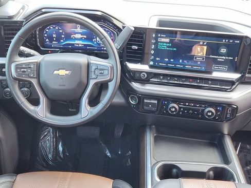 Used 2025 Chevrolet Silverado 2500 High Country w/ Technology Package AWD/4WD image 29