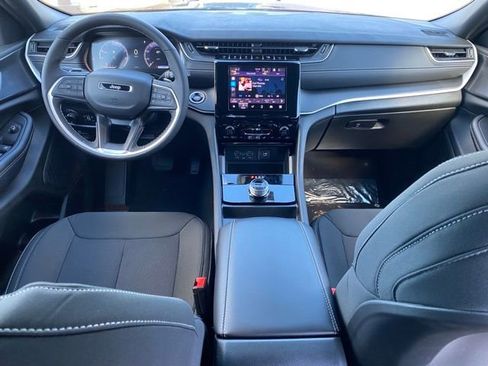 New 2025 Jeep Grand Cherokee Laredo X w/ Luxury Tech Group I AWD/4WD image 34