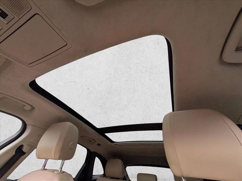 Used 2019 Jaguar F-PACE Premium image 16