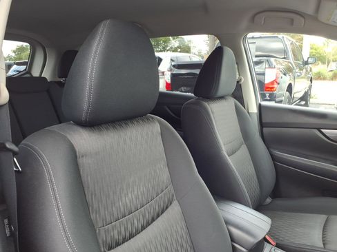 Certified 2020 Nissan Rogue SV image 21