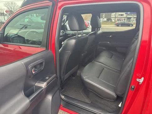 Used 2021 Toyota Tacoma TRD Sport image 12