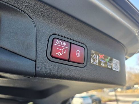 Certified 2025 Mercedes-Benz GLS 450 4MATIC image 19