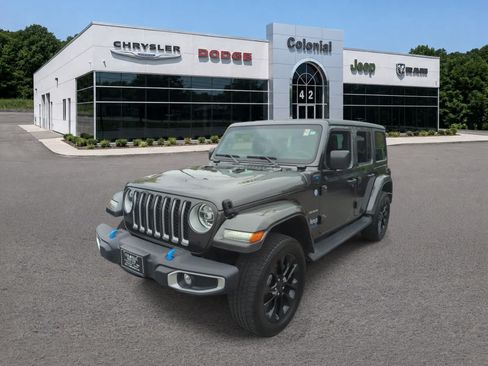 Used 2022 Jeep Wrangler Unlimited Sahara w/ Cold Weather Group AWD/4WD image 2
