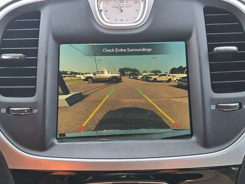 Used 2023 Chrysler 300 Touring RWD image 21