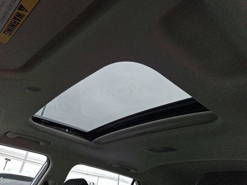 Certified 2022 Hyundai Venue SEL image 12