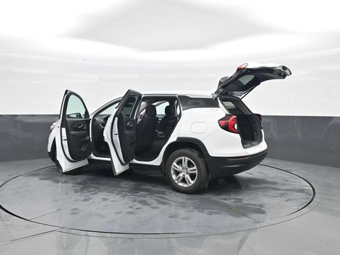 Used 2024 GMC Terrain SLE image 44
