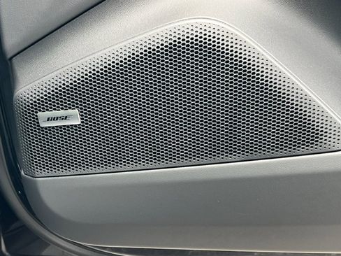 Certified 2025 Porsche Macan Electric image 21