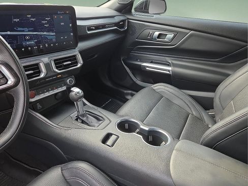 Used 2025 Ford Mustang GT Premium RWD image 19