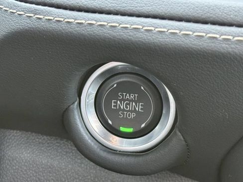 Used 2025 Chevrolet Tahoe Premier AWD/4WD image 17