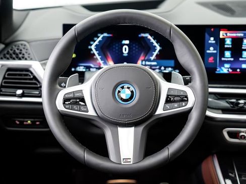 Used 2025 BMW X5 xDrive50e w/ M Sport Package image 19