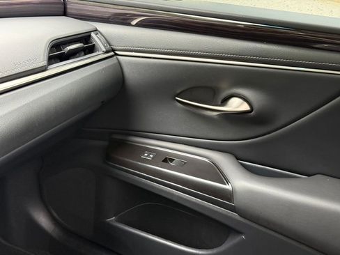Used 2019 Lexus ES 350 w/ Premium Package FWD image 36
