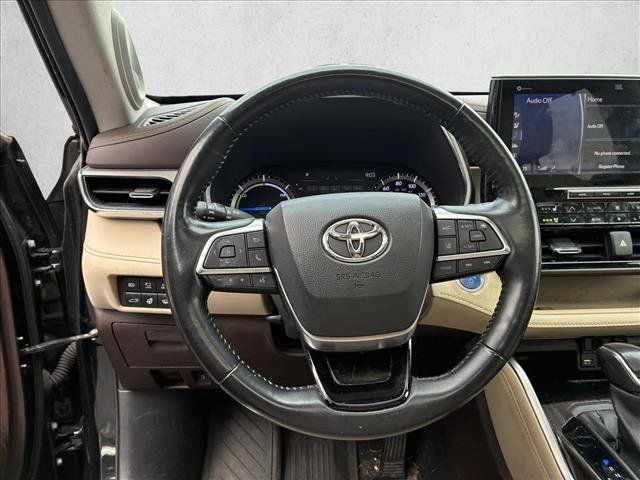 Used 2021 Toyota Highlander Limited AWD/4WD image 11