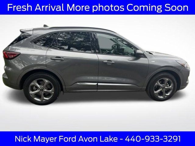 Used 2023 Ford Escape ST-Line w/ Tech Pack #1 AWD/4WD image 8