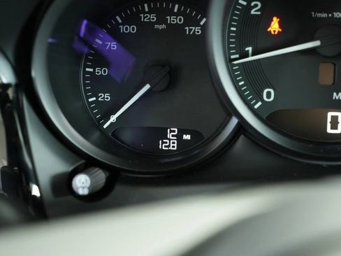 New 2025 Porsche Macan image 15