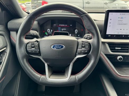 Used 2025 Ford Explorer ST-Line w/ ST-Line Street Pack AWD/4WD image 14