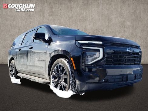 Used 2025 Chevrolet Suburban RST w/ RST Capability Package image 8