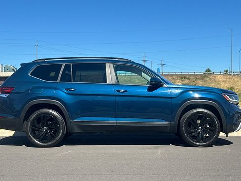 Used 2022 Volkswagen Atlas SE AWD/4WD image 2
