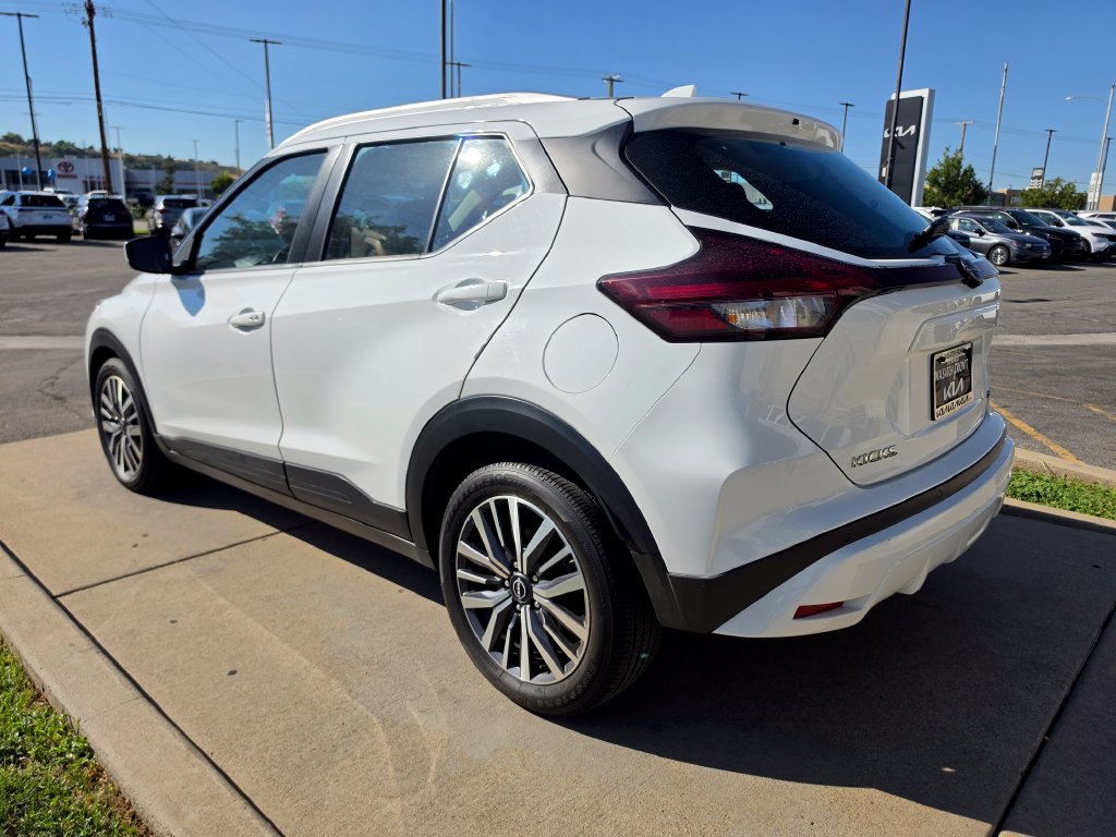Used 2023 Nissan Kicks SV FWD image 7